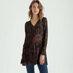Reitmans Boho Babydoll Tunic Top - Burgundy Burnout Floral - Small
NWT 🌟